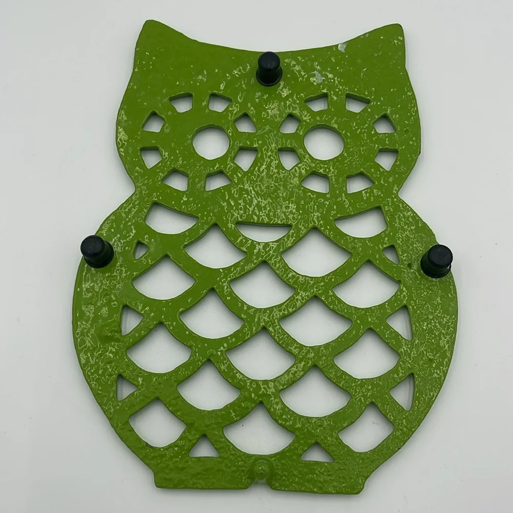 Cast Iron Owl Trivet in Lime Green - Picture 2 of 2